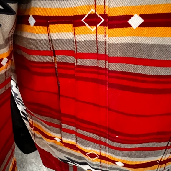 NWT Yellowstone Inspired Aztec Print Sherpa Lined Button Up Denim Jacket - Picture 3 of 8